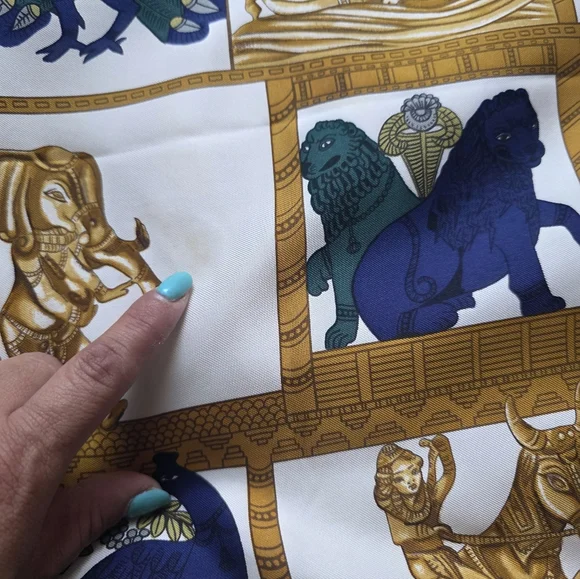 Hermes Paris  Torana Elegant Silk Scarf with Elephant and Gold Design - Picture 10 of 14